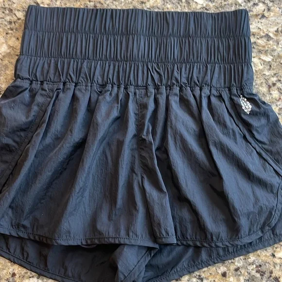 Free People Movement The Way Home High Rise Pull On Shorts Black XS like new - Picture 5 of 8